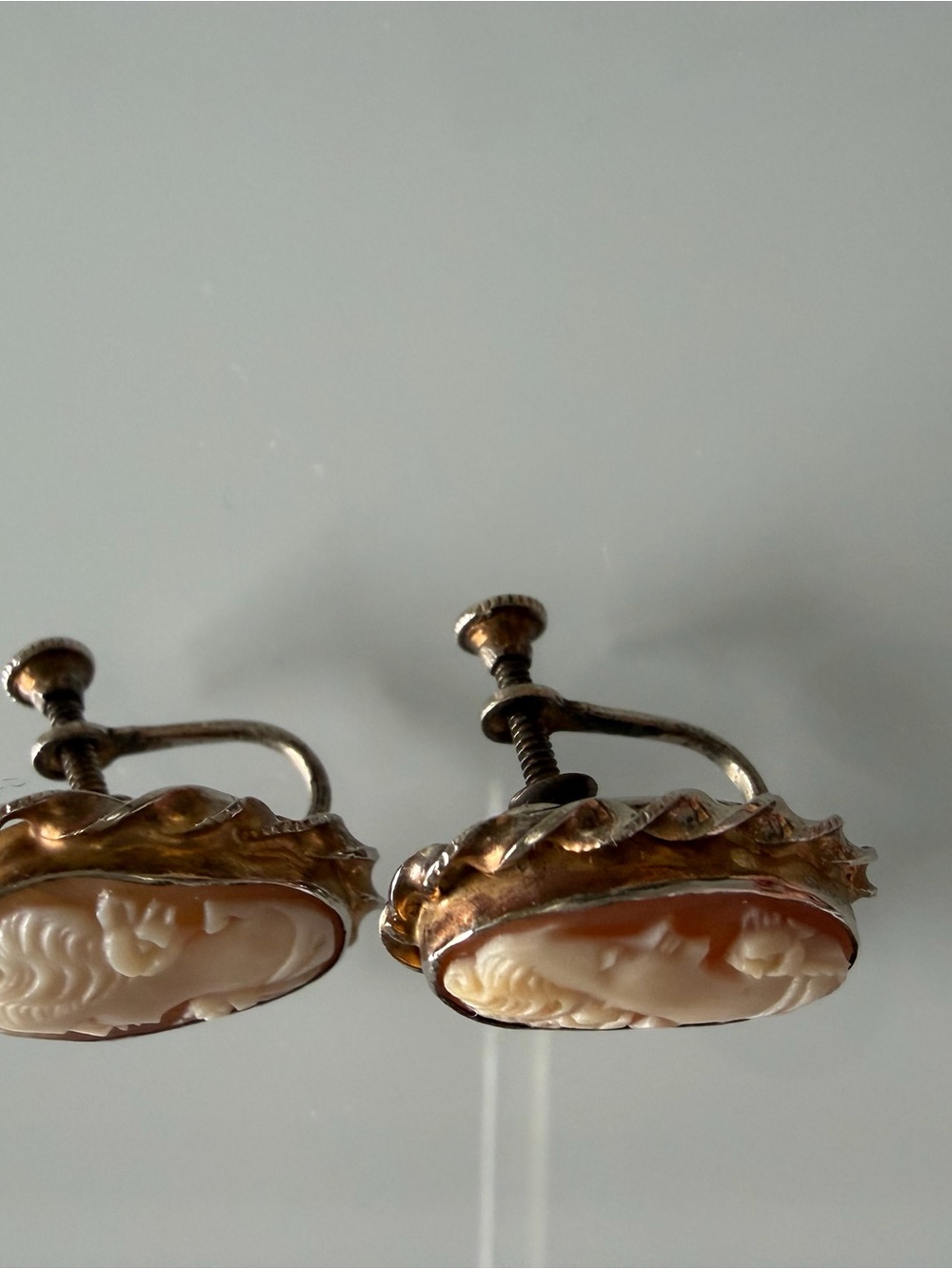 Vintage Shell Cameo Earrings - Picture 4 of 16